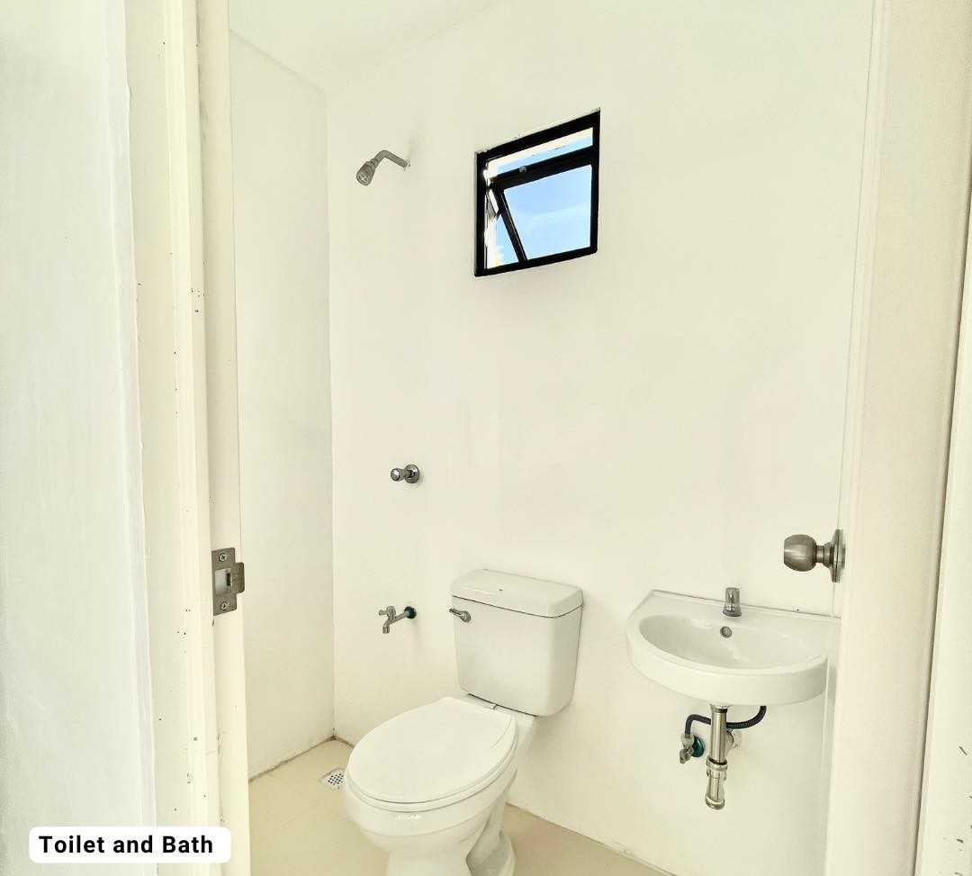 Toilet-and-Bath-1699329859.jpg